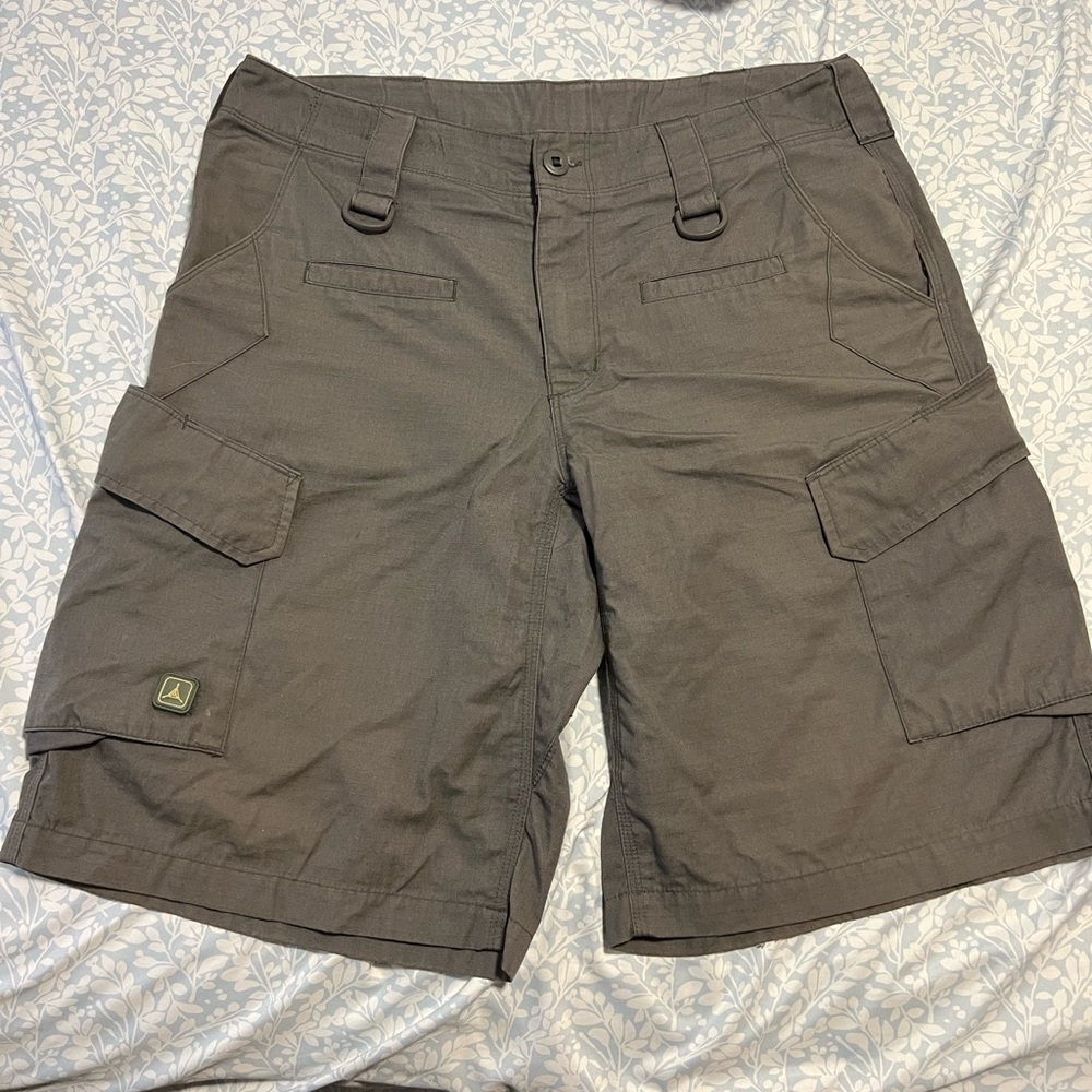 FORCE 10 AC CARGO SHORT Mens size 34 Triple Aught Design Made In USA Used